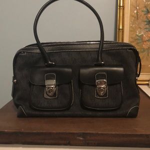 Authentic monogram Dooney & Bourke bag w/ keychain
